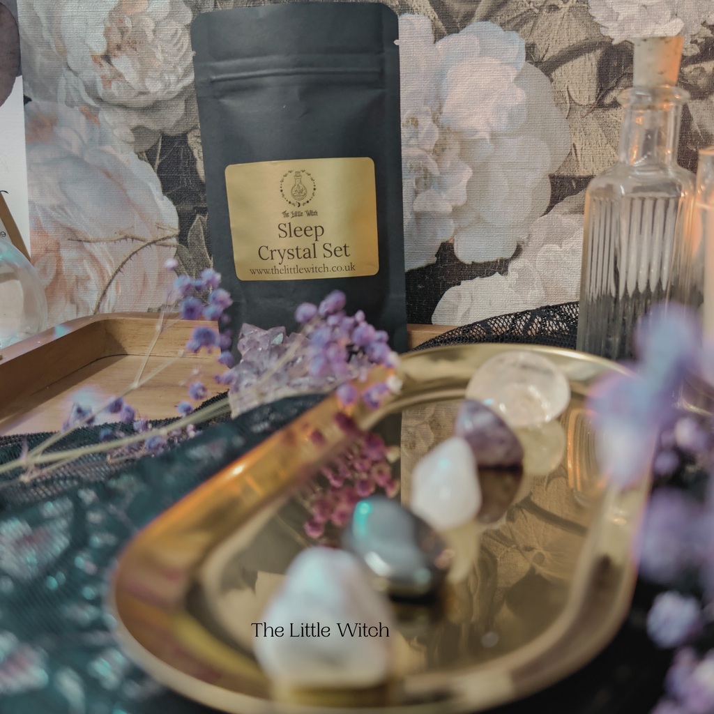 Sleep crystal set with crystals and lavender on a decorative tray.