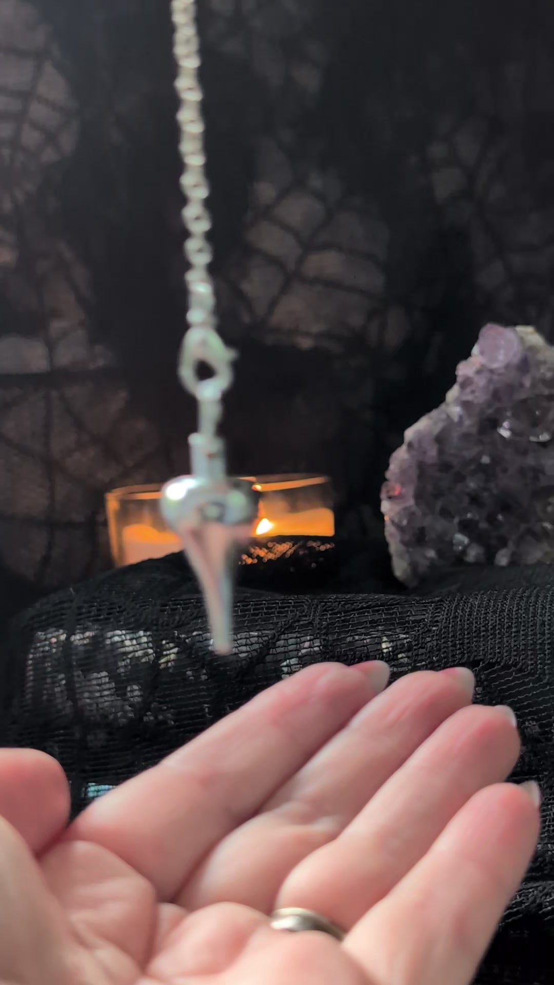 Teardrop pendulum answering yes or no questions 